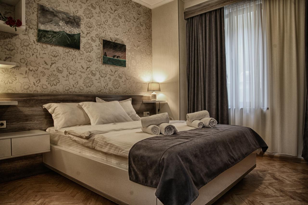 Hotel Four Brothers Tbilisi Exteriör bild