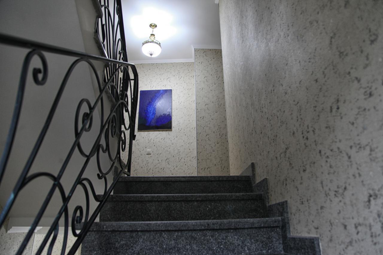 Hotel Four Brothers Tbilisi Exteriör bild
